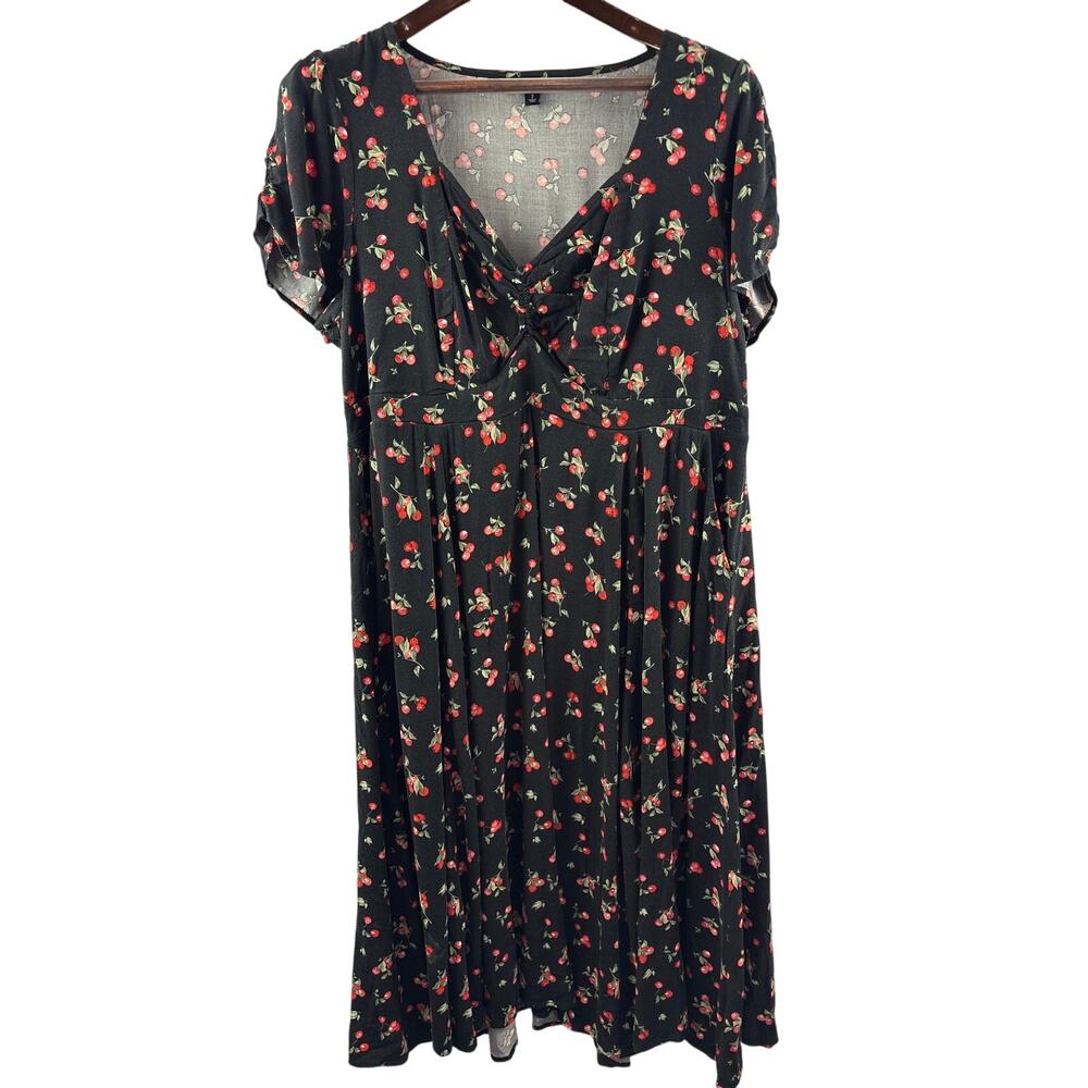 Women’s Torrid Size 2 Black Cranberry Patterned Babydoll Midi Dress